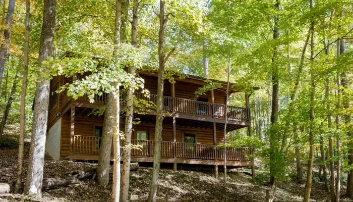 Green Valley Cabin in Hocking Hills | best romantic getaways in Ohio