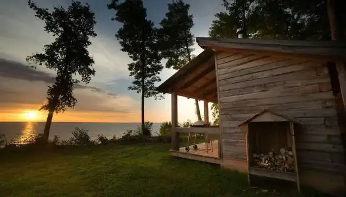 LakeFront Rustic Cabin With Lovely Sunset Views | Best Romantic Getaways