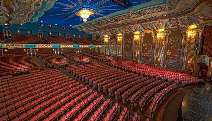 Paramount Theater | Best Things to Do in Springfield Massachusetts