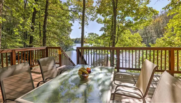 Walnut Lakes Cabin Retreat | best romantic getaways in Ohio