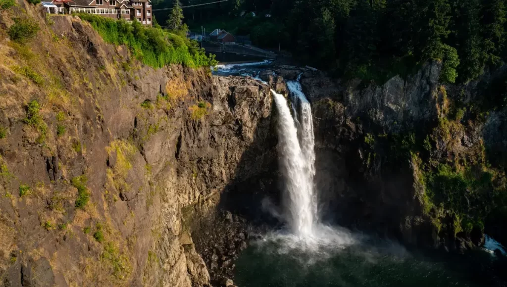 Snoqualmie Falls, Washington | Most beautiful waterfalls in the USA