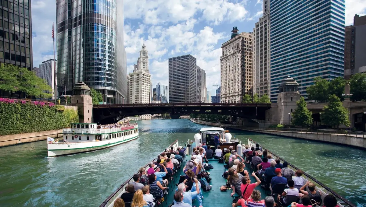 Chicago Architecture Foundation River Cruise | Best Things to Do in Chicago