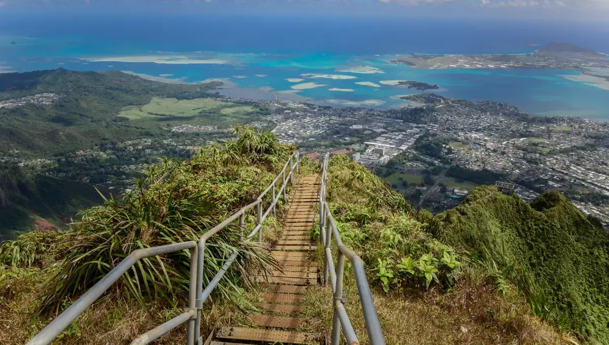 Haiku Stairs of Oahu, Hawaii | Most instagrammable places in the USA