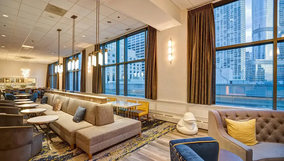  Homewood Suites by Hilton Chicago | Best 3-Star Hotels In Chicago Near Lollapalooza