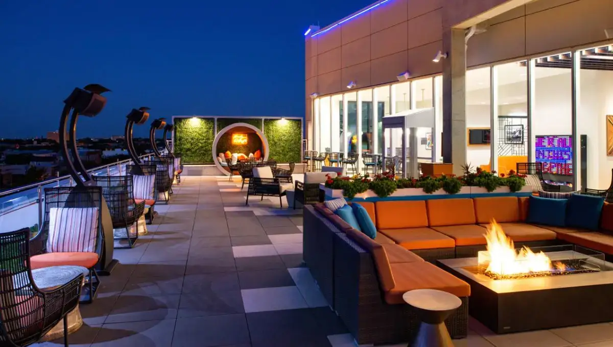 Kennedy Rooftop | Best Rooftop Bars in Chicago