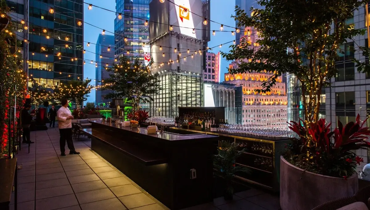 St. Cloud Rooftop Bar | Best Rooftop Bars In New York City