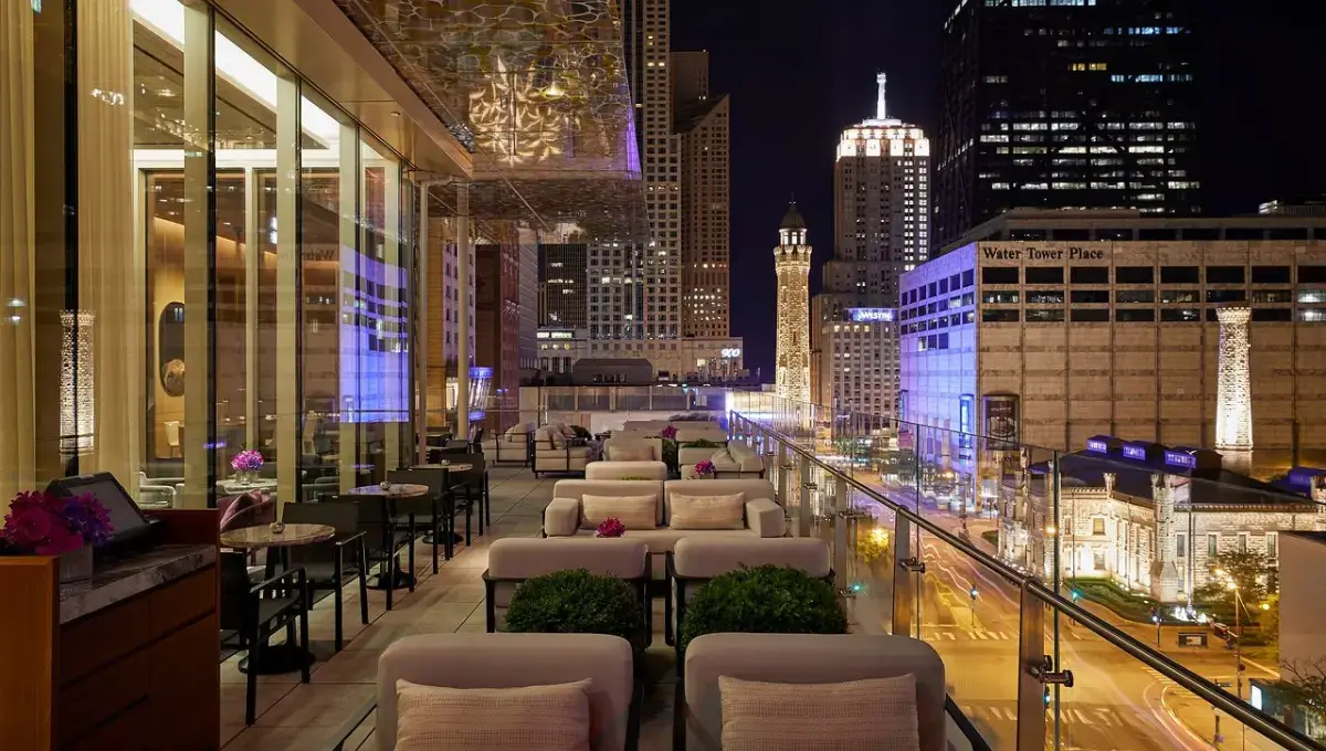 Z Bar | Best Rooftop Bars in Chicago