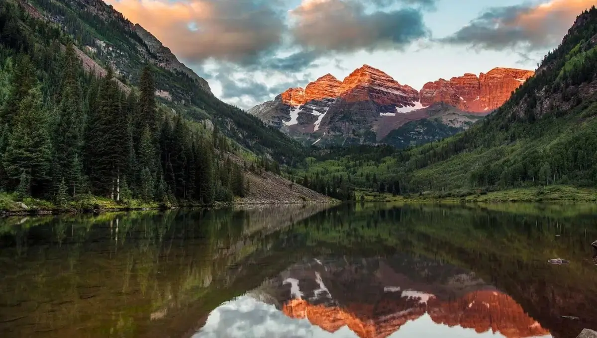 Colorado's Maroon Lake | Most beautiful lakes in the USA