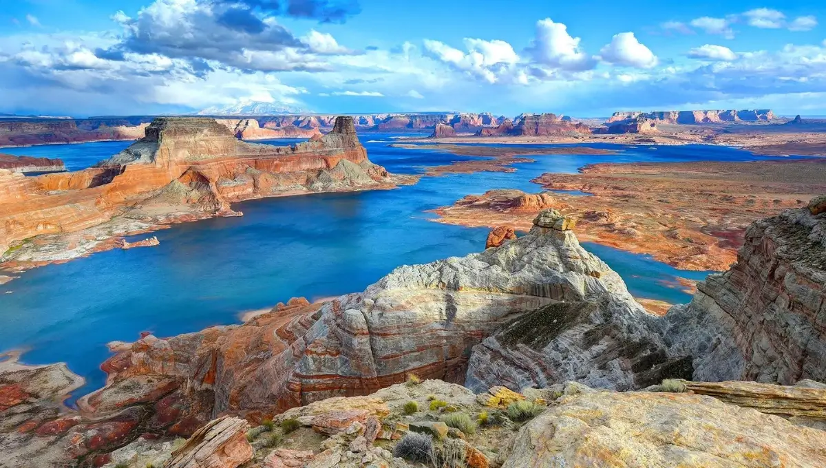  Lake Powell, Arizona/Utah | Most beautiful lakes in the USA