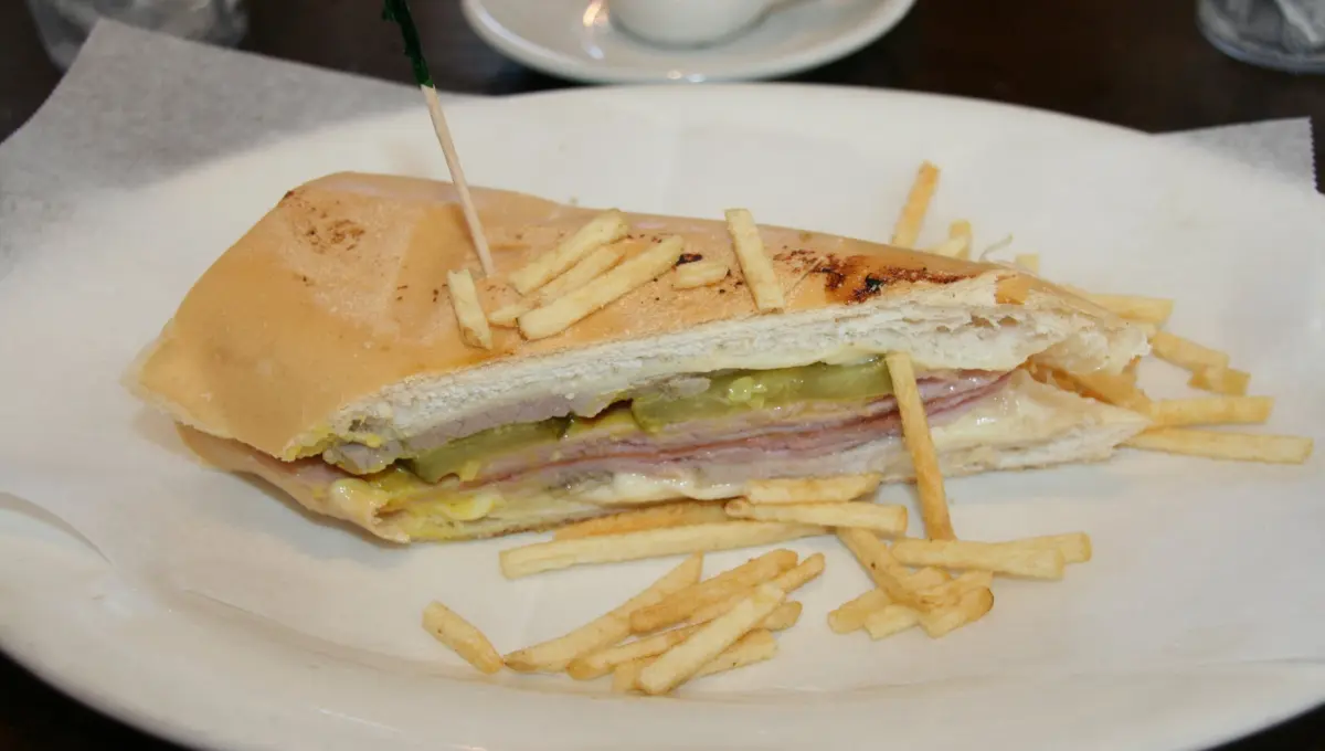 Las Olas Cafe | Best Cuban Sandwiches in Miami 