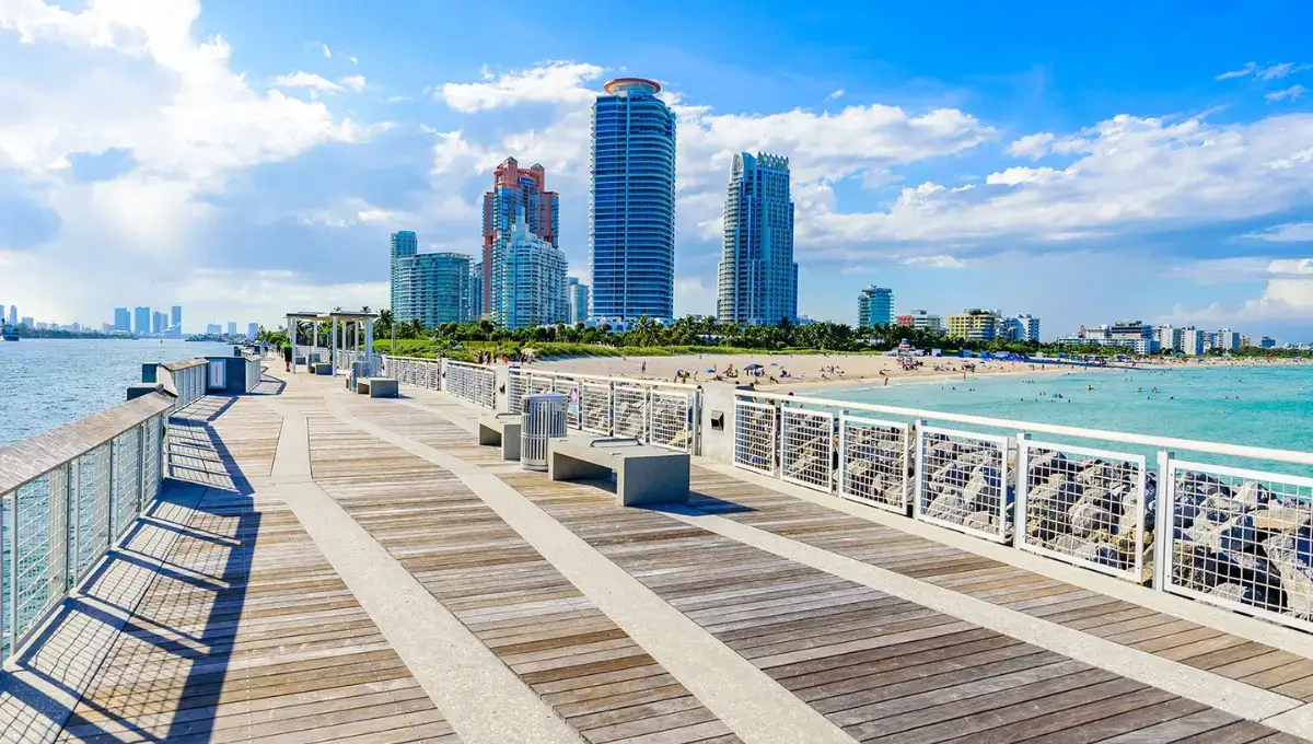 Lovebirds Can Stroll Around South Pointe Park Pier | best things to do in Miami for couple