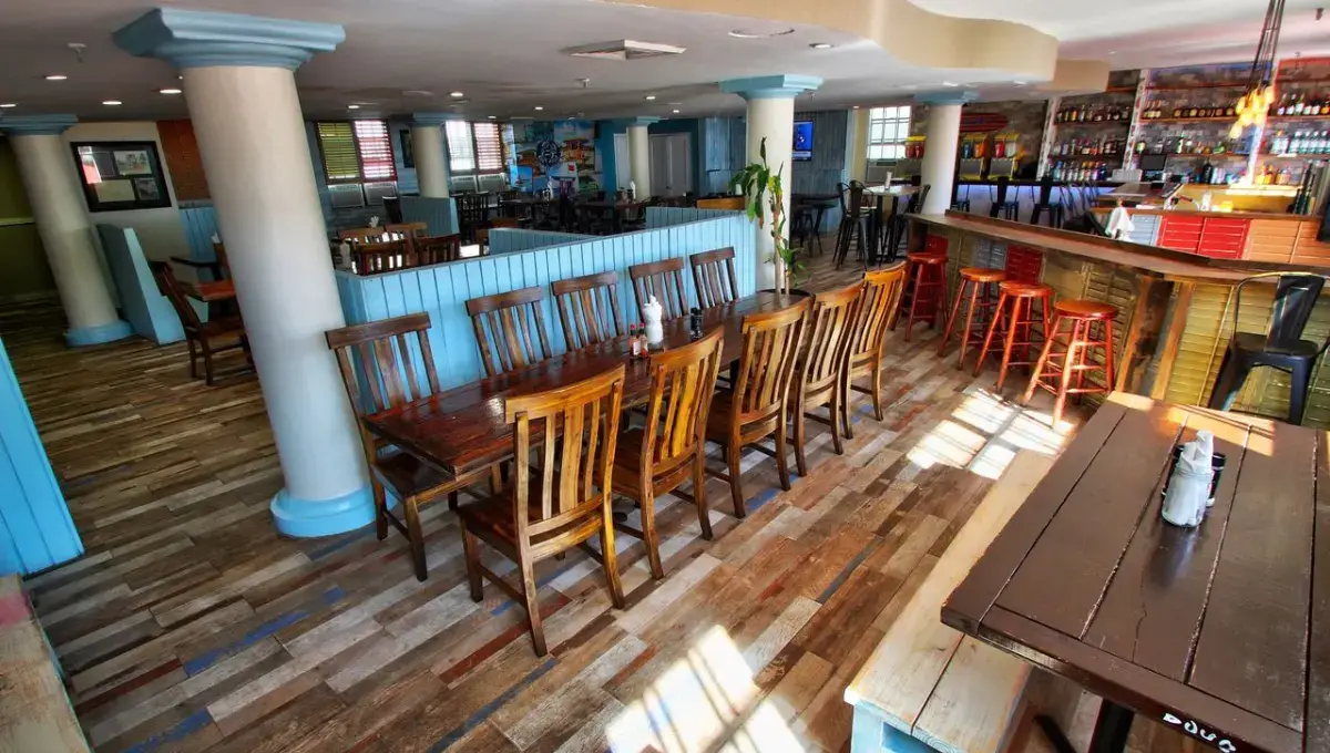 CJ’s Crab Shack | Best Places for happy hour deals in Miami