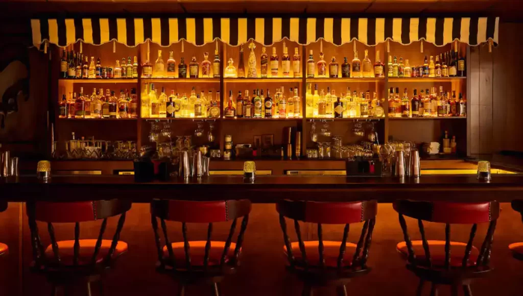 Fox's Lounge | Best Places for Happy Hour Deals in Miami