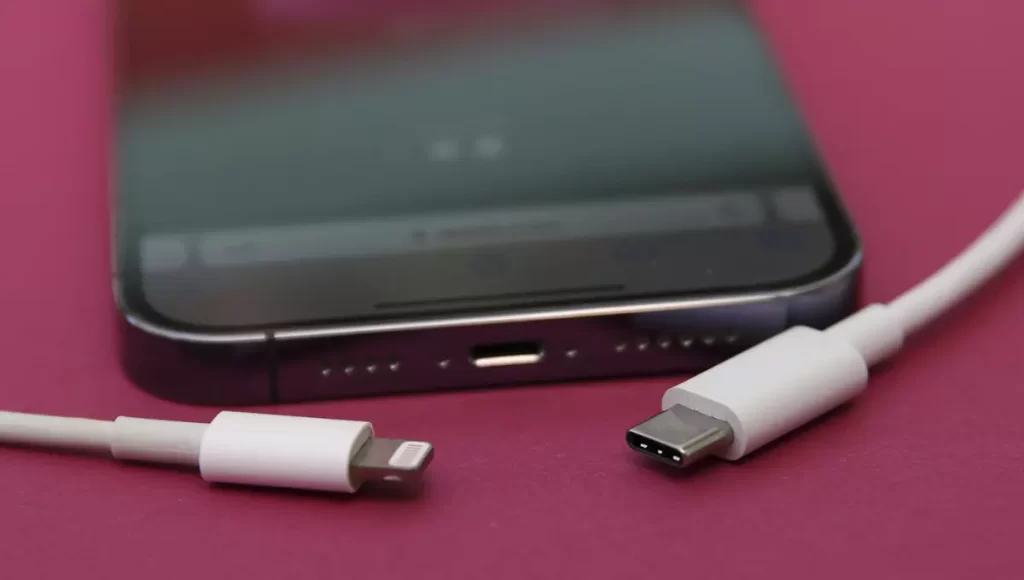 Universal Charger | New iPhone 15 Game-Changing 4 Features for Travellers