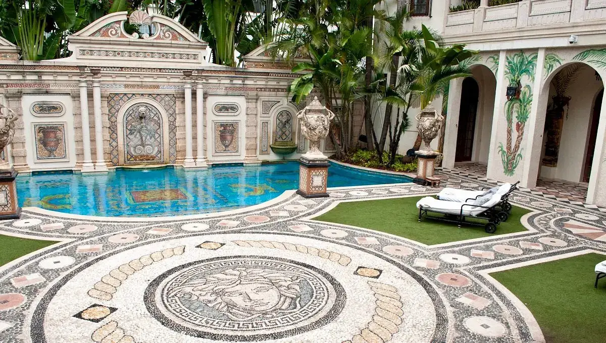 The Villa Casa Casuarina At The Former Versace Mansion