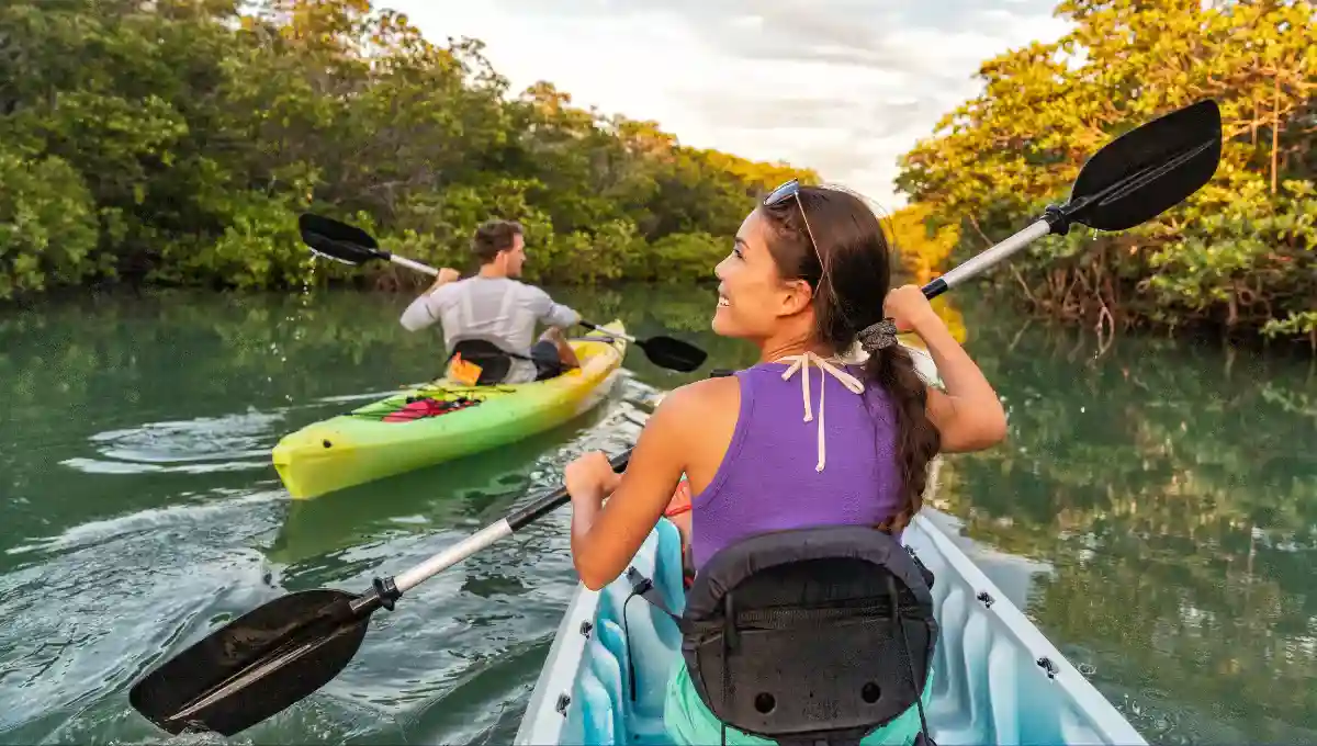 A Couple enjoying Kayaking