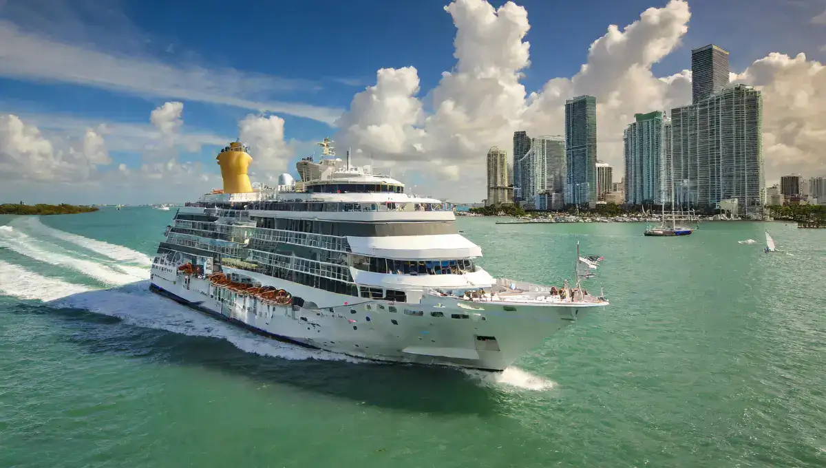 Cruise Along Biscayne Bay in Miami for birthday party