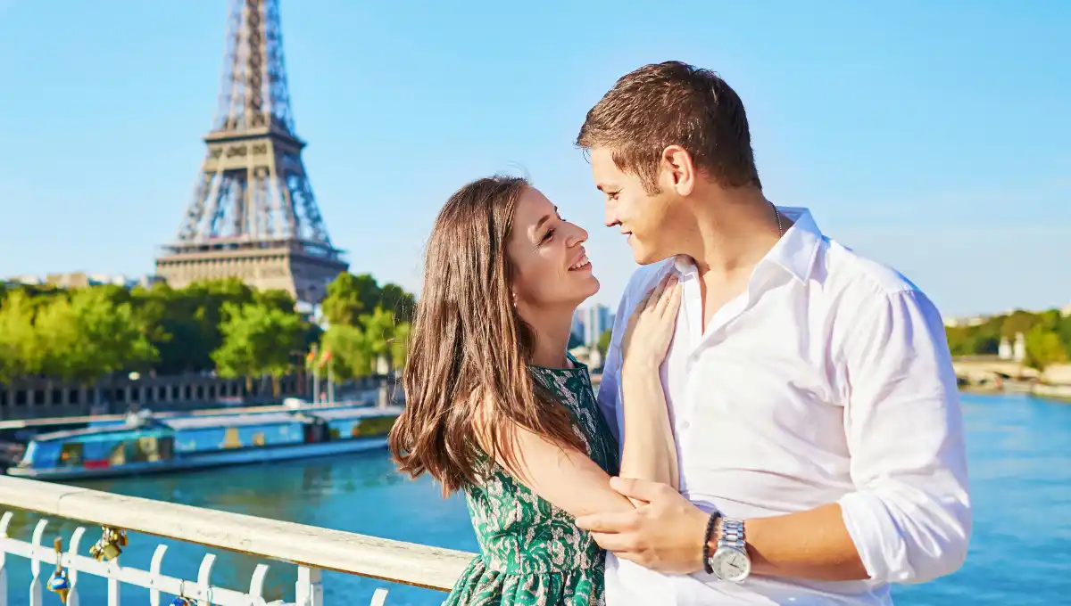 What to Wear in Paris 20 Chic Outfit Ideas You Can't Miss!
