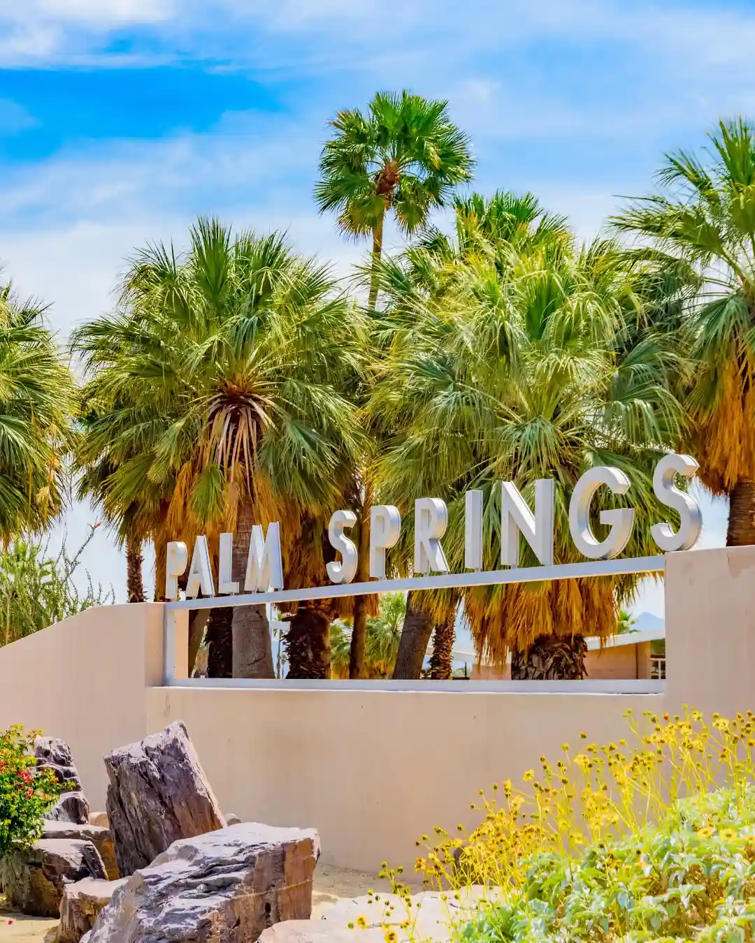 🤔 What makes a luxury travel destination? 🌟11 Best Luxury Travel Destinations in the USA That Will Blow Your Mind 3 Best Luxury travel destinations in the USA Palm Springs, California – Desert Chic