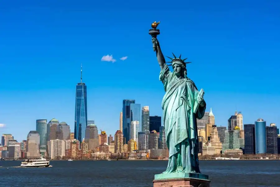 I Traveled the World to See These 11 Most Beautiful Sculptures — And They Left Me Speechless 2 most beautiful sculptures in the world The Statue of Liberty — New York City, USA